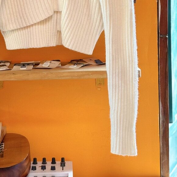 Cream Ribbed Crop Cardigan Gold Button - Picture 4 of 4